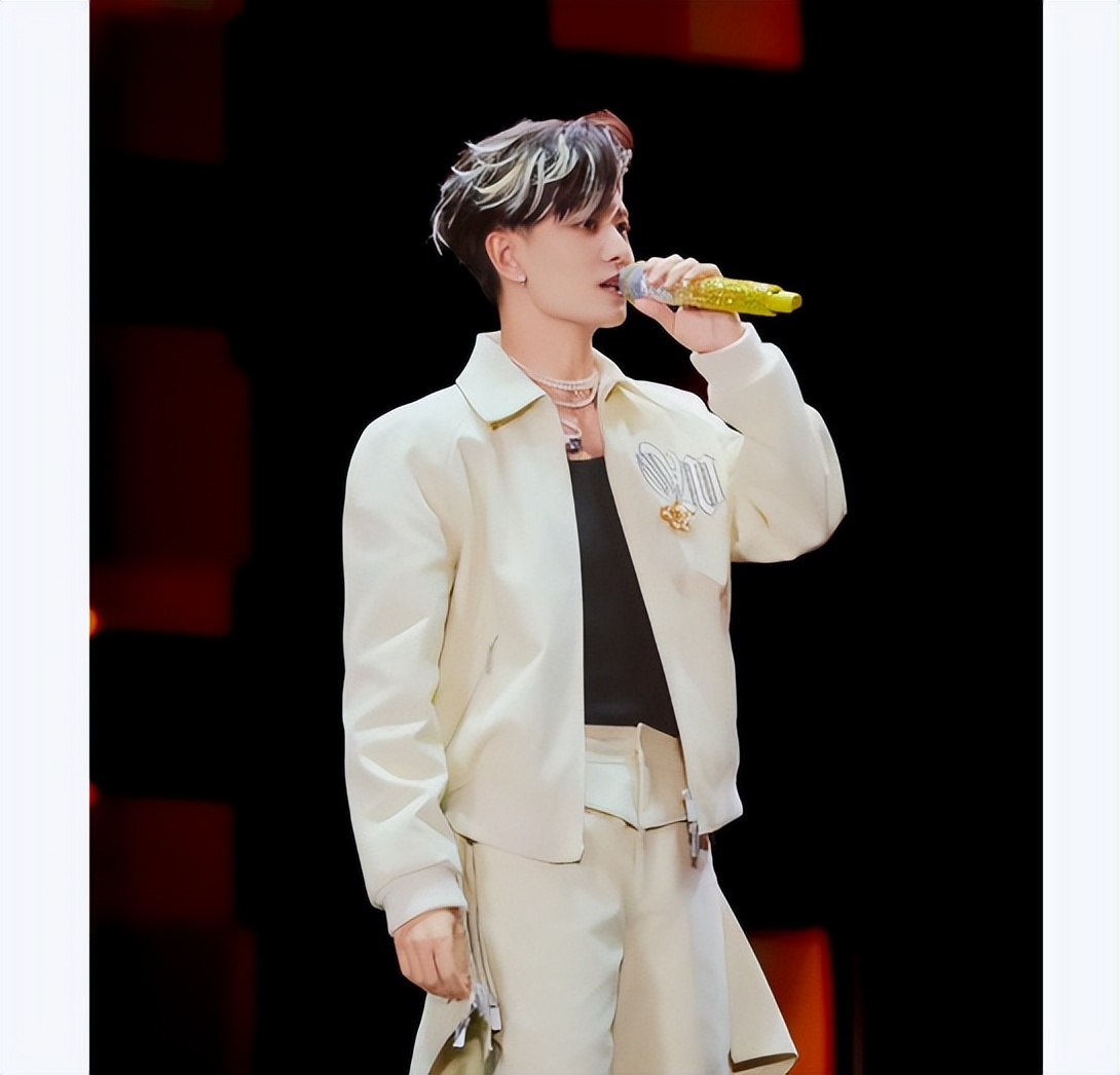 敬业表现获, https